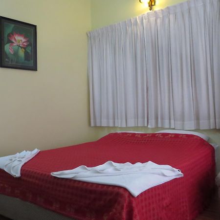 Goldie Guesthouse Phnom Penh Bagian luar foto