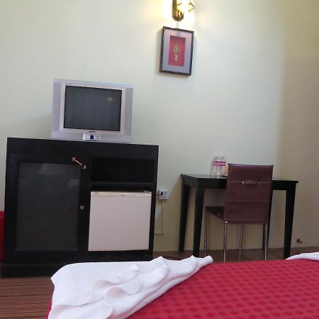 Goldie Guesthouse Phnom Penh Bagian luar foto