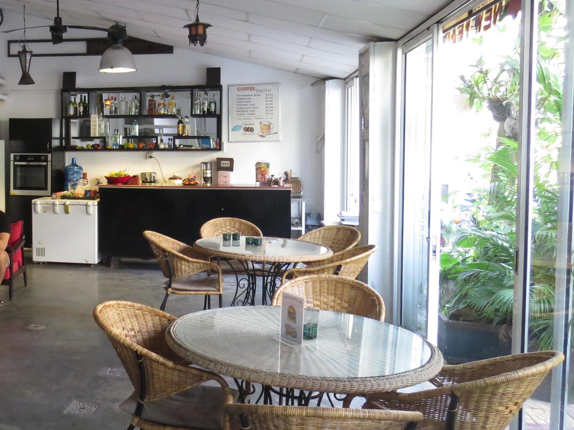 Goldie Guesthouse Phnom Penh Bagian luar foto