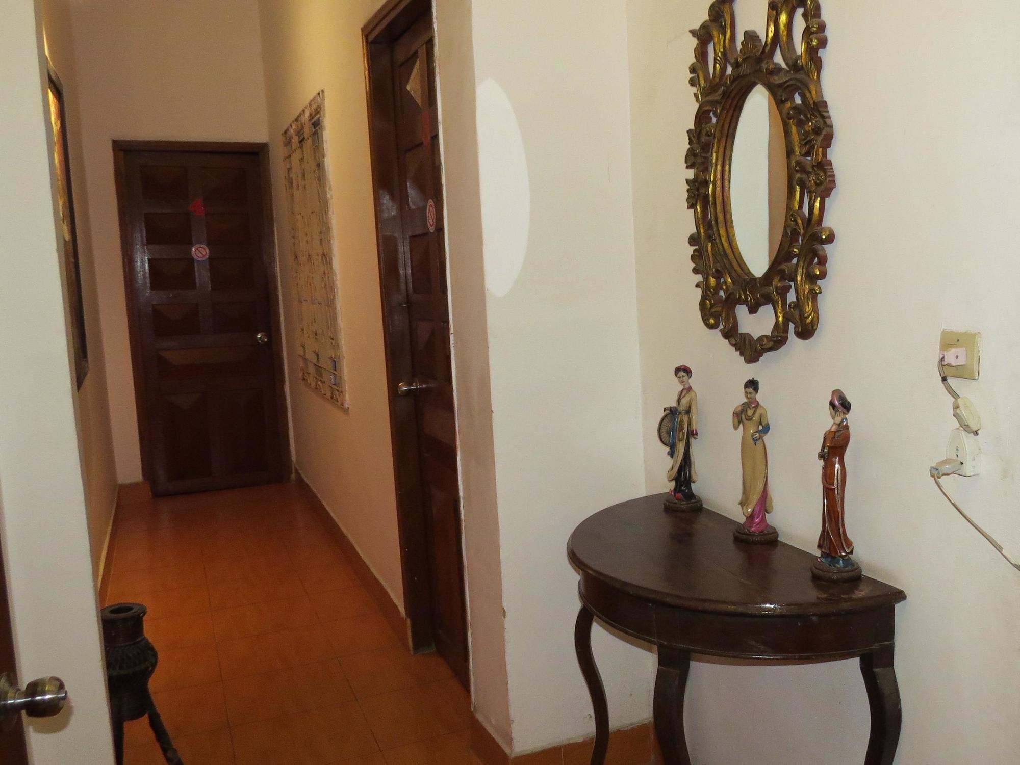 Goldie Guesthouse Phnom Penh Bagian luar foto