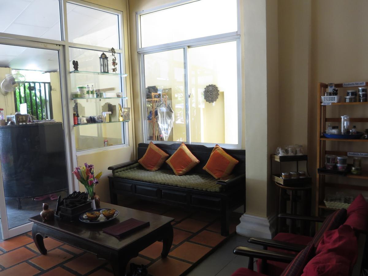 Goldie Guesthouse Phnom Penh Bagian luar foto