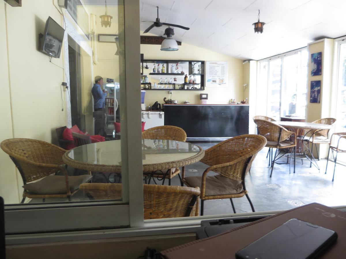 Goldie Guesthouse Phnom Penh Bagian luar foto