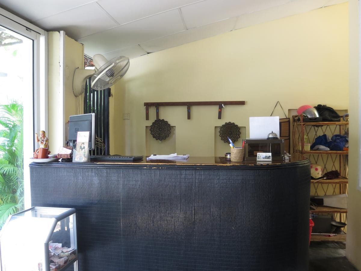 Goldie Guesthouse Phnom Penh Bagian luar foto