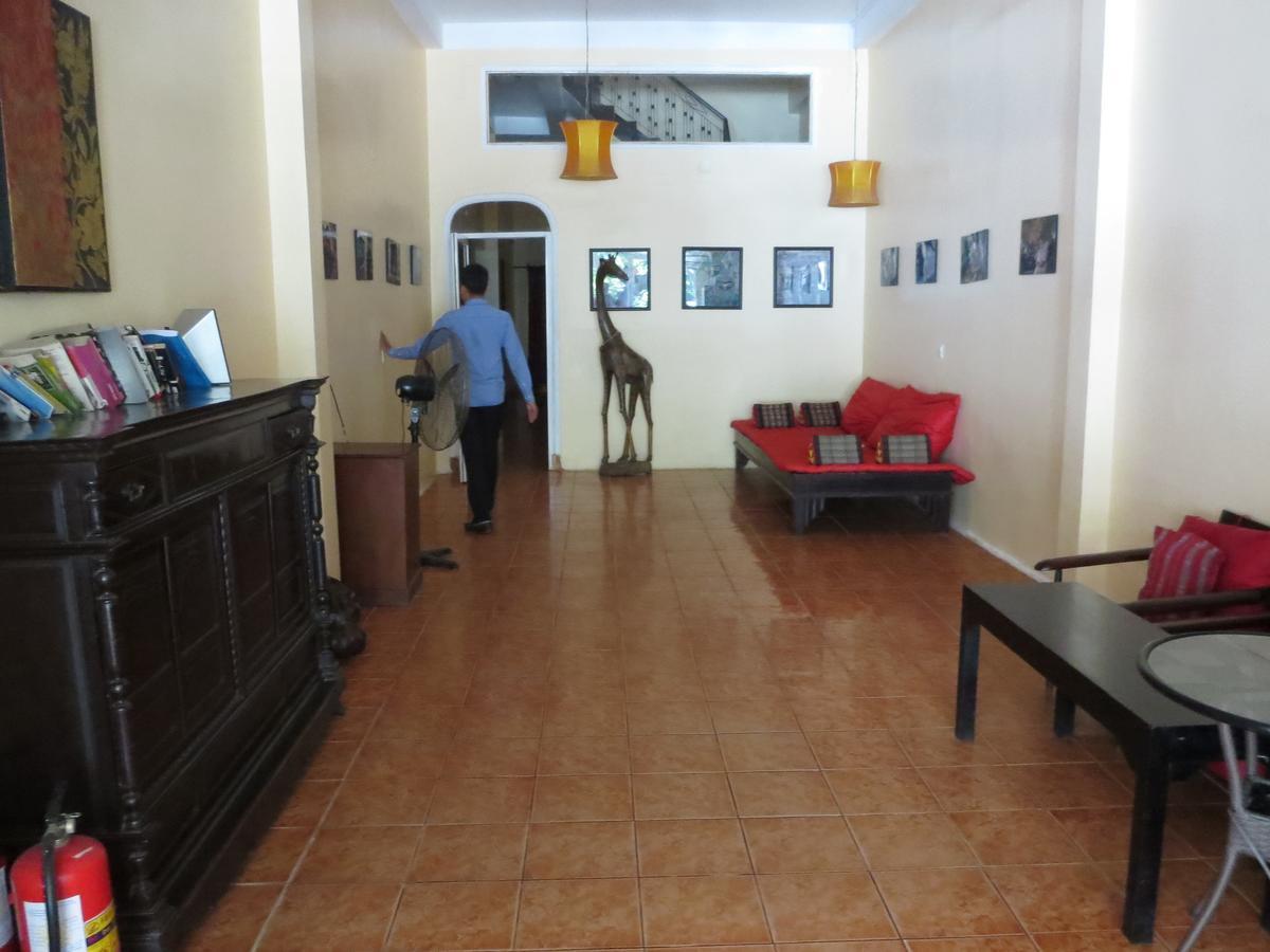 Goldie Guesthouse Phnom Penh Bagian luar foto