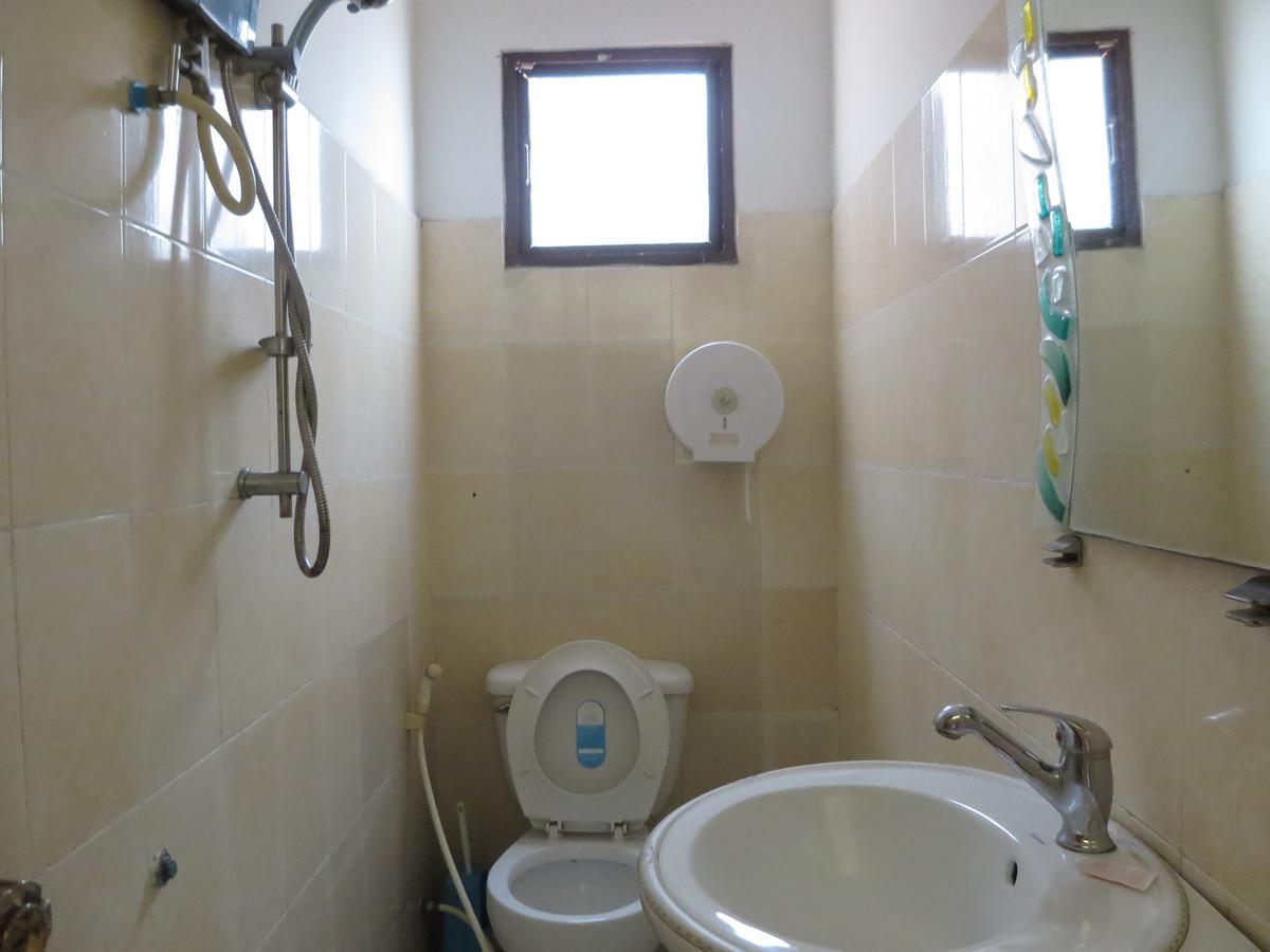 Goldie Guesthouse Phnom Penh Bagian luar foto