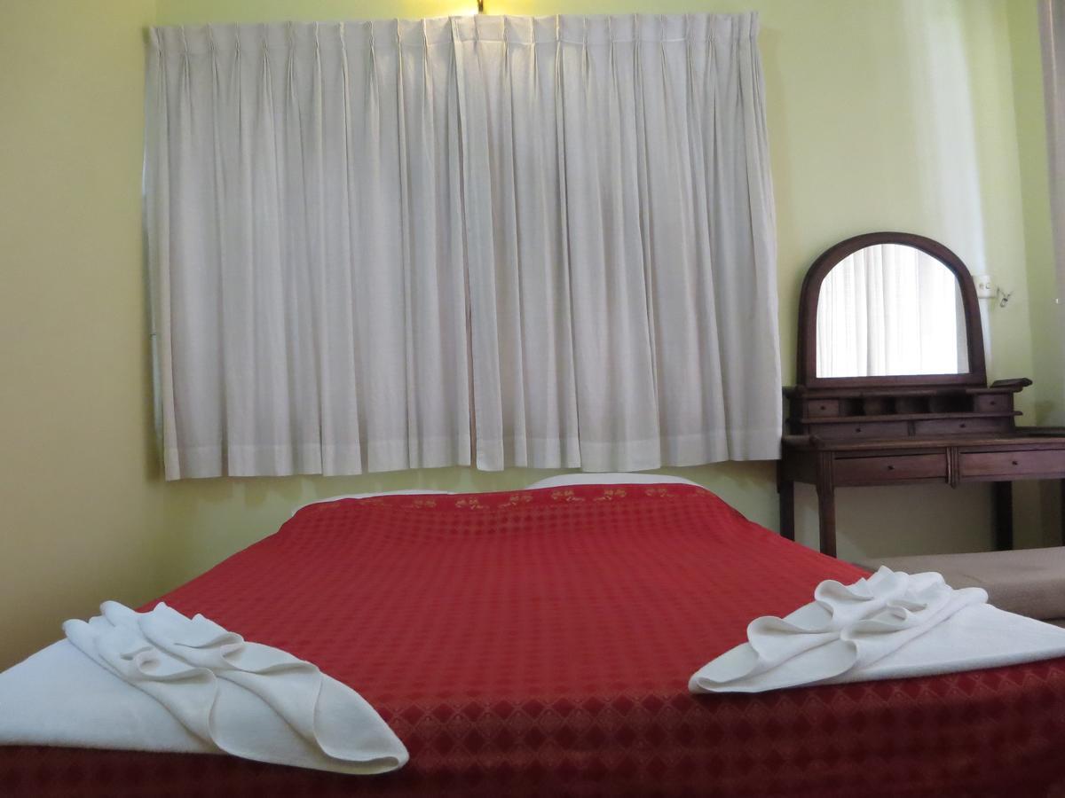 Goldie Guesthouse Phnom Penh Bagian luar foto