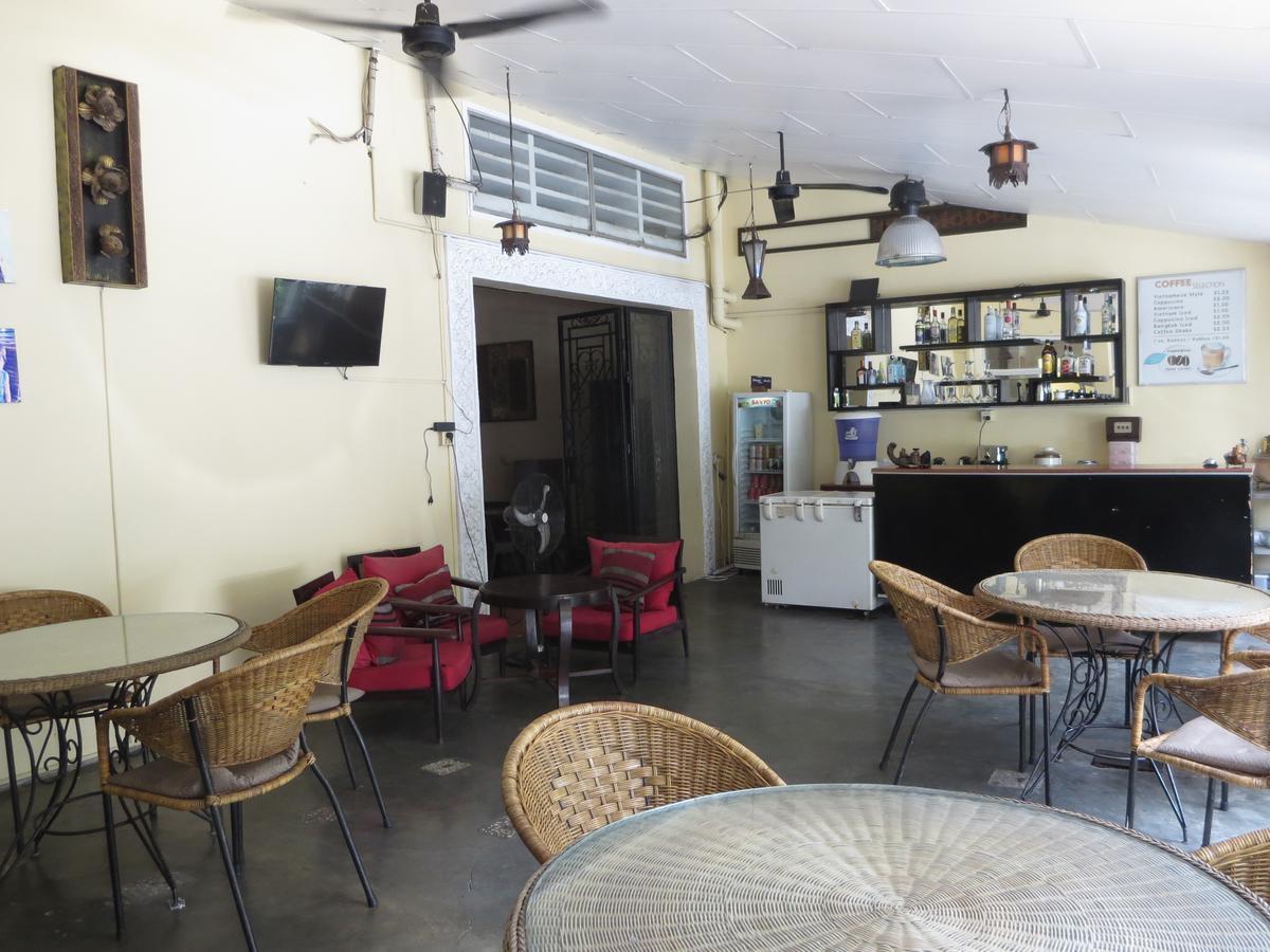 Goldie Guesthouse Phnom Penh Bagian luar foto