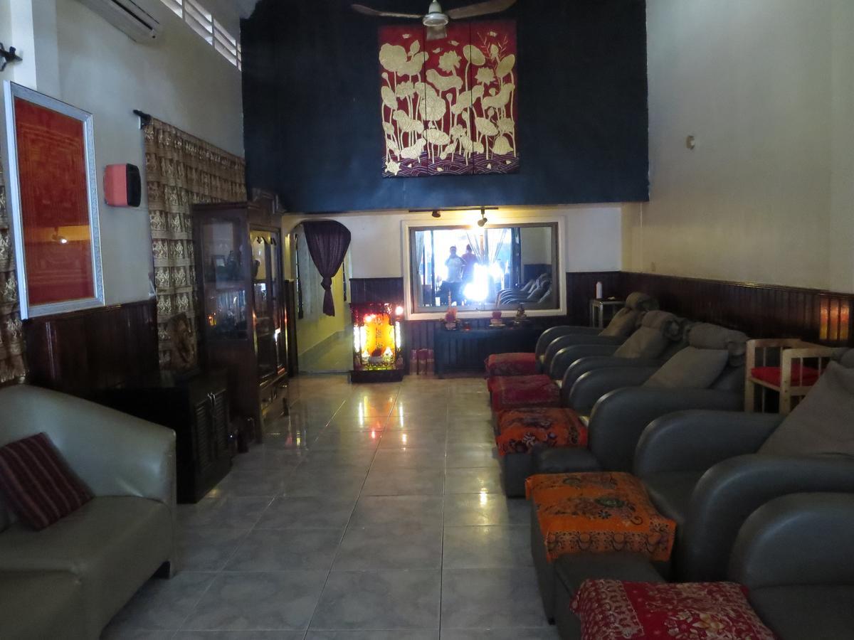 Goldie Guesthouse Phnom Penh Bagian luar foto