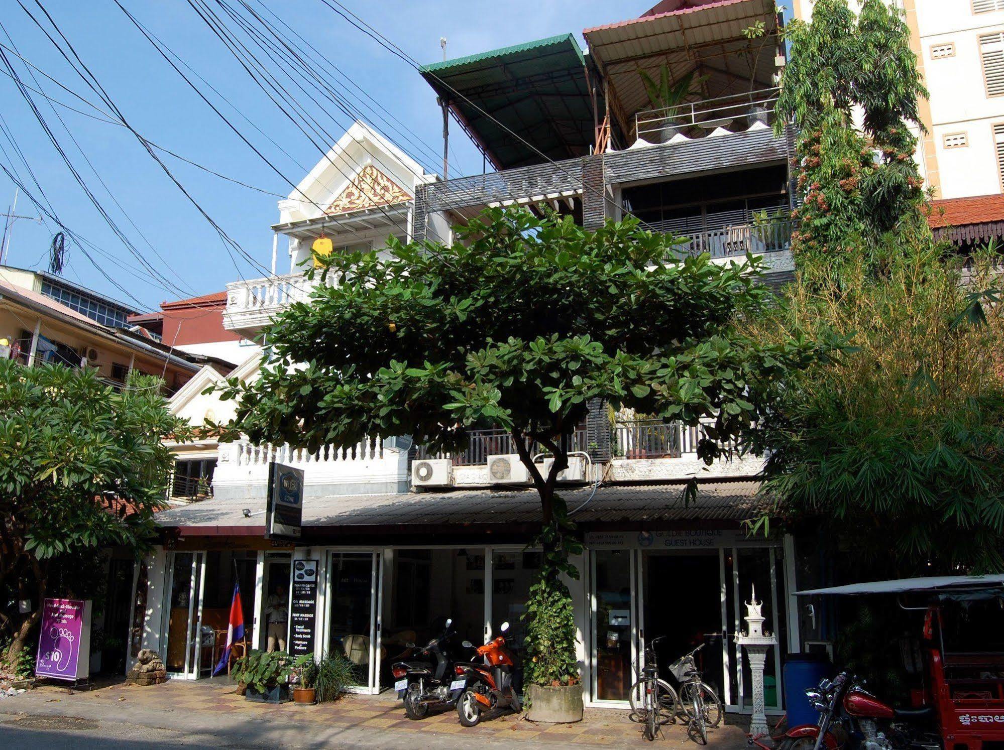 Goldie Guesthouse Phnom Penh Bagian luar foto